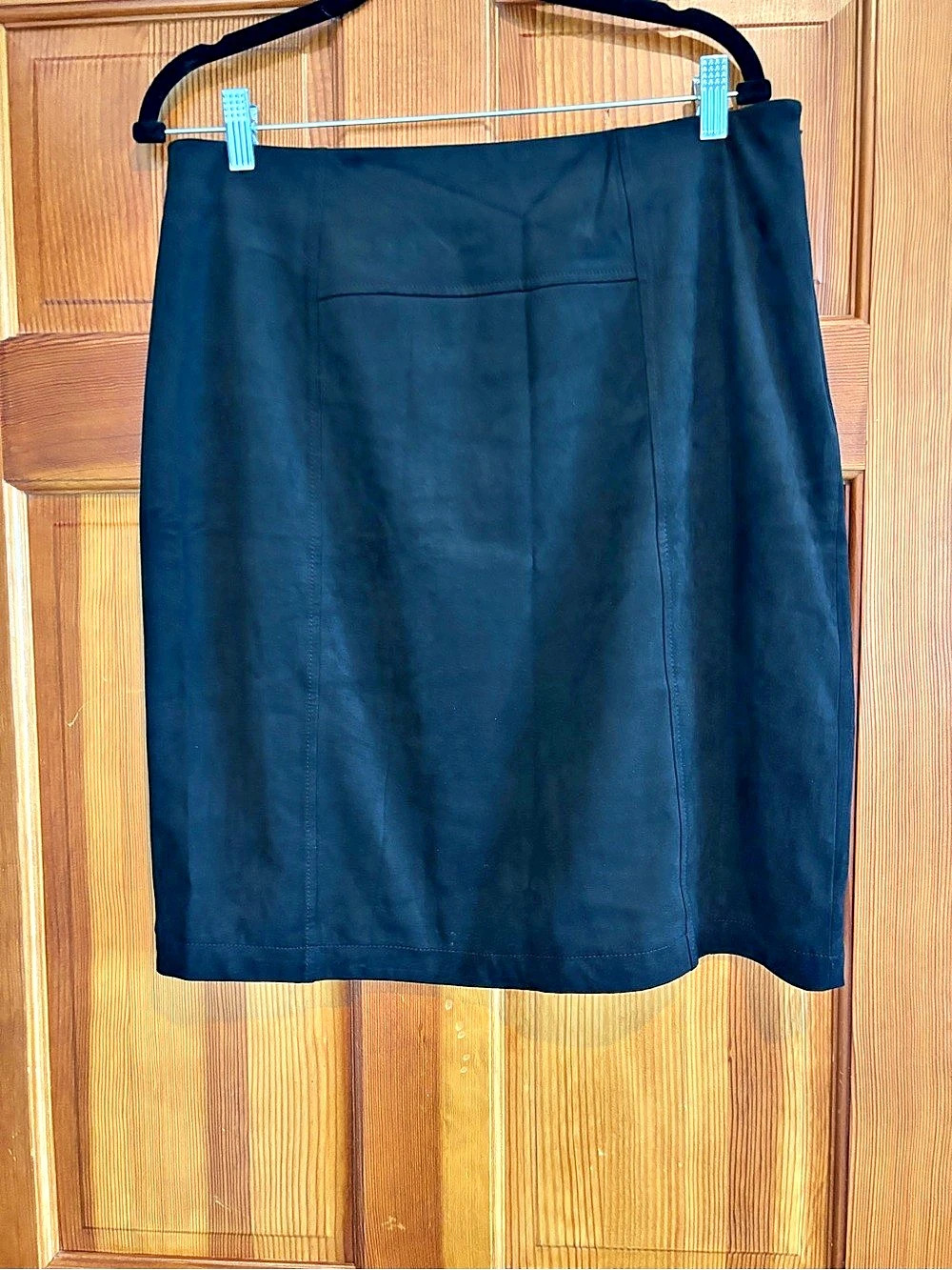 NIC+ZOE Pencil Skirt in Black Size Large Like New Faux Suede